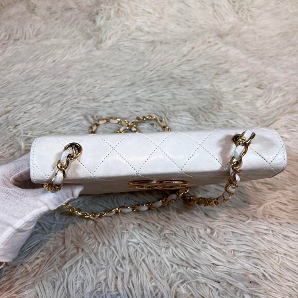 CHANEL 24K Vintage Flap Bag Lambskin Leather Quilted Chain Purse - Picture 3 of 15